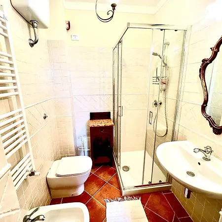 Gialla Villa *