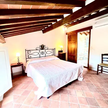 Gialla Willa Montecarlo